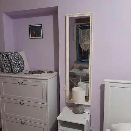 With Garden Near The Sea Apartman *