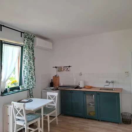 Apartma With Garden Near The Sea Koper