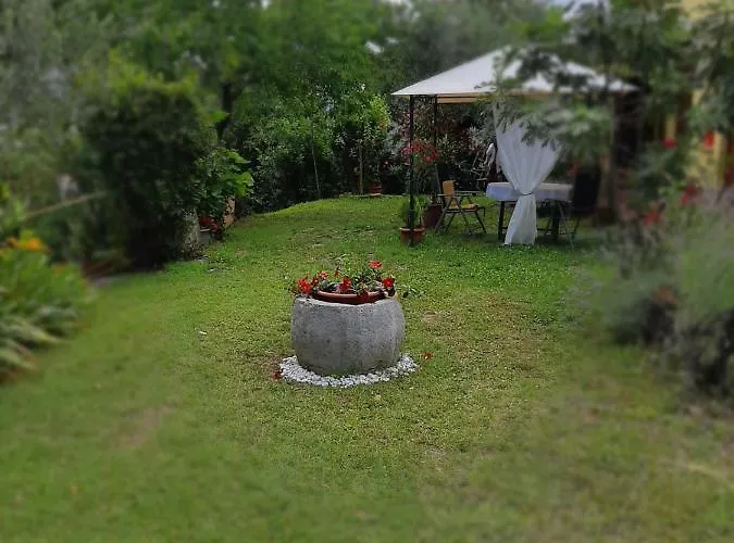 Διαμέρισμα With Garden Near The Sea