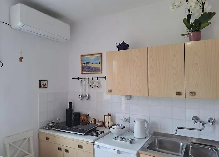 Διαμέρισμα With Garden Near The Sea